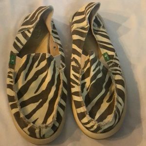 Sanuk Women’s size 10 shoes